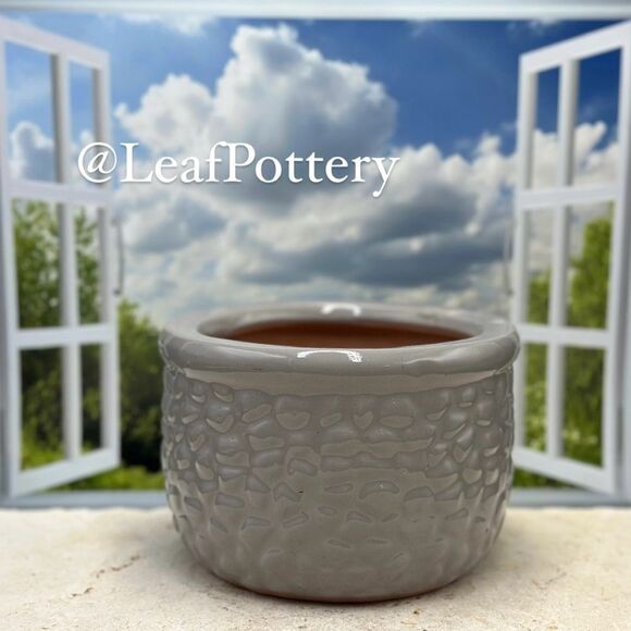 River Rock Gray Clay/Ceramic Planter Pot with drainage hole - Picture 2 of 9